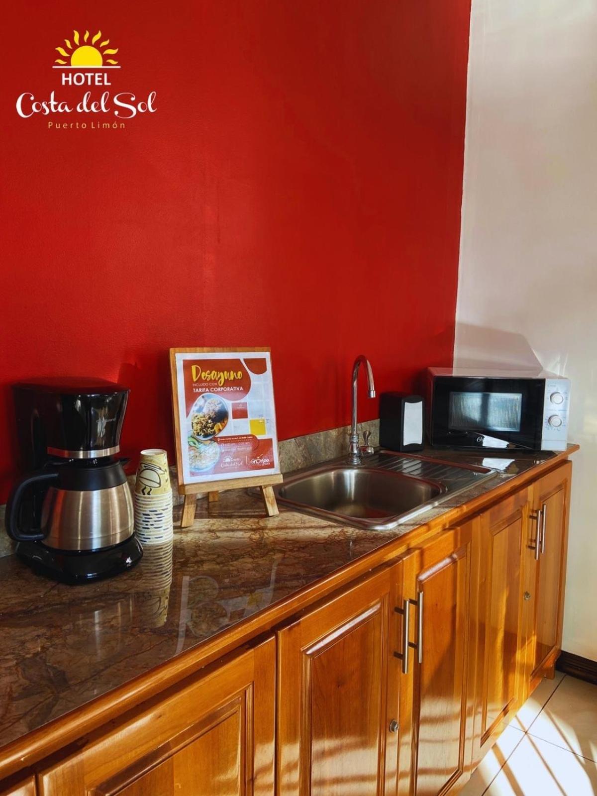 Hotel Costa Del Sol 푸에르토 리몬 외부 사진