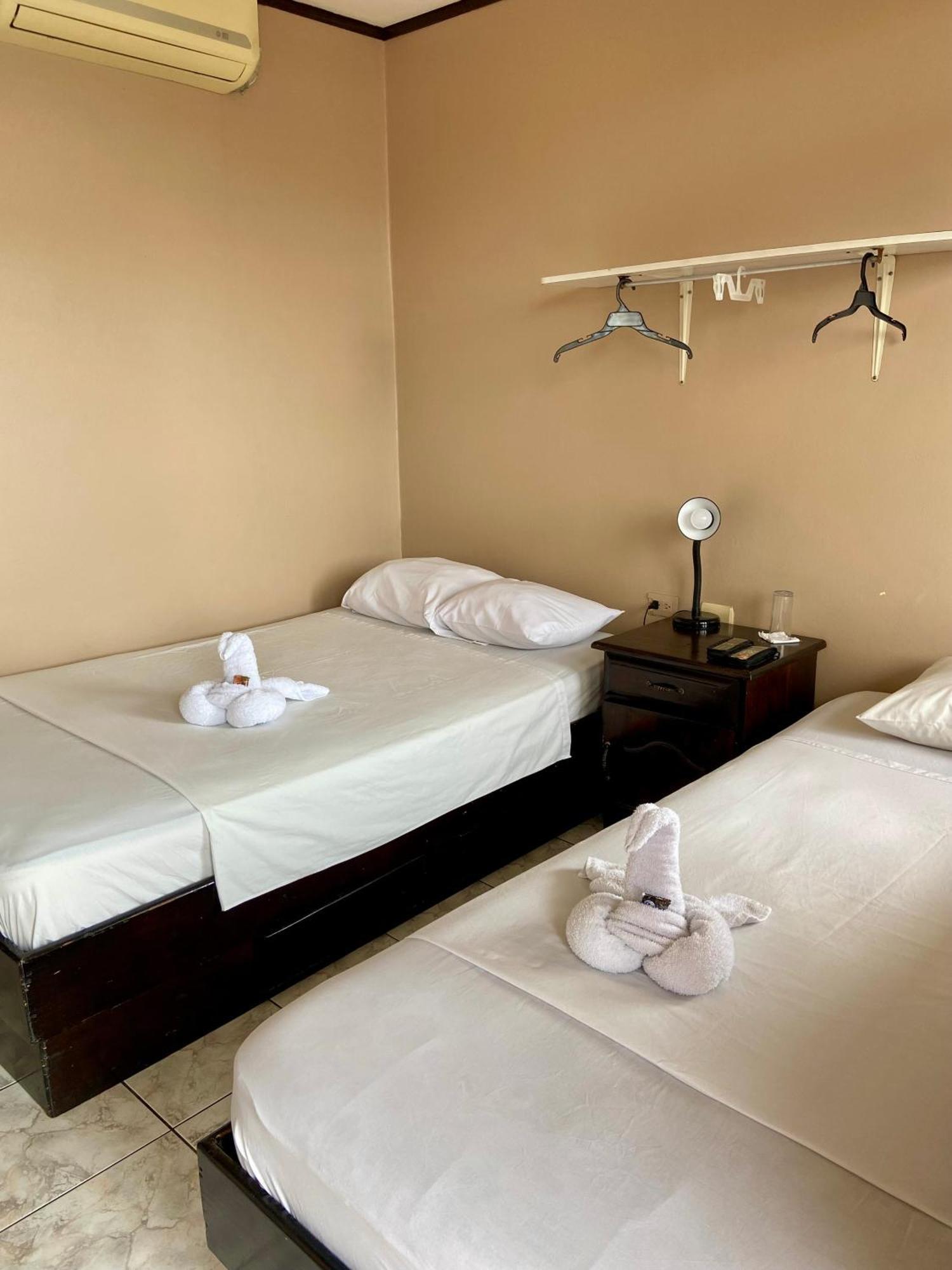Hotel Costa Del Sol 푸에르토 리몬 외부 사진