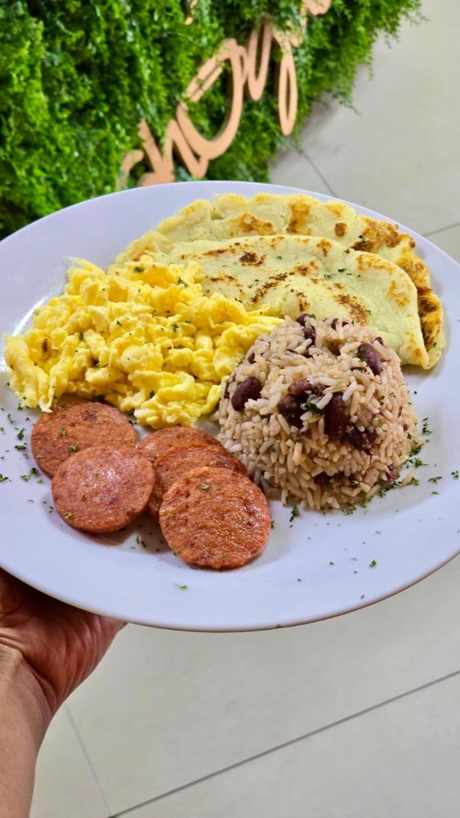Hotel Costa Del Sol 푸에르토 리몬 외부 사진
