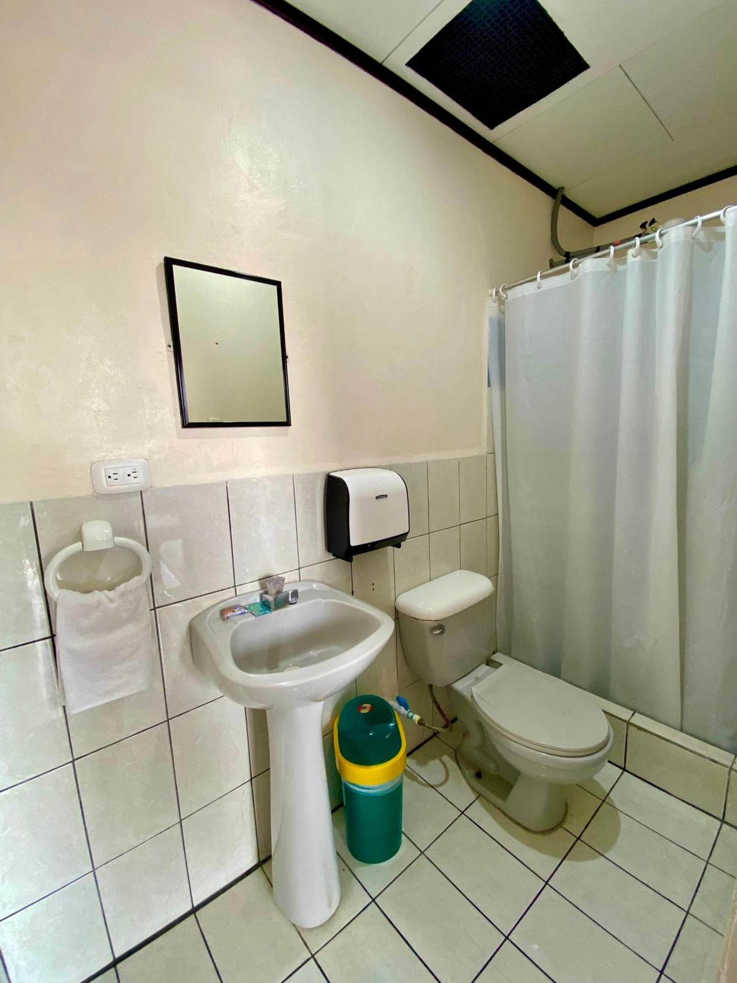 Hotel Costa Del Sol 푸에르토 리몬 외부 사진